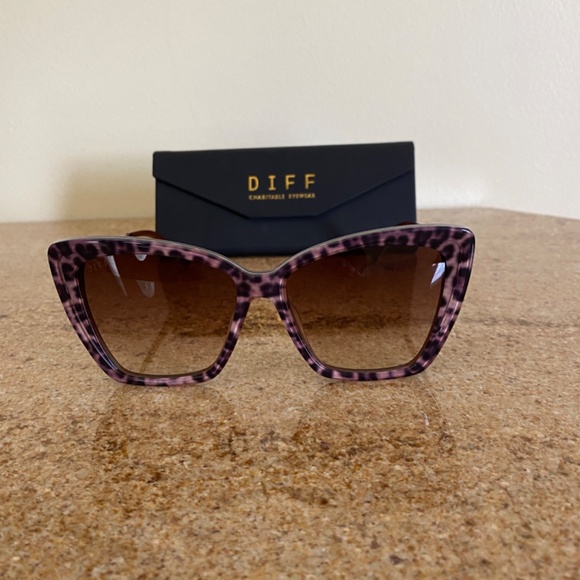Diff Becky II Sunglasses *New* - Picture 2 of 5